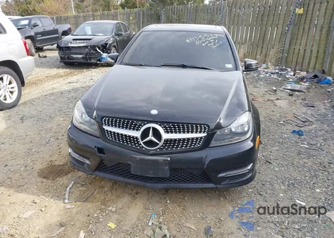 2013 Mercedes-Benz C 250 Sport из США, поврежденный, VIN WDDGF4HB6DR262767